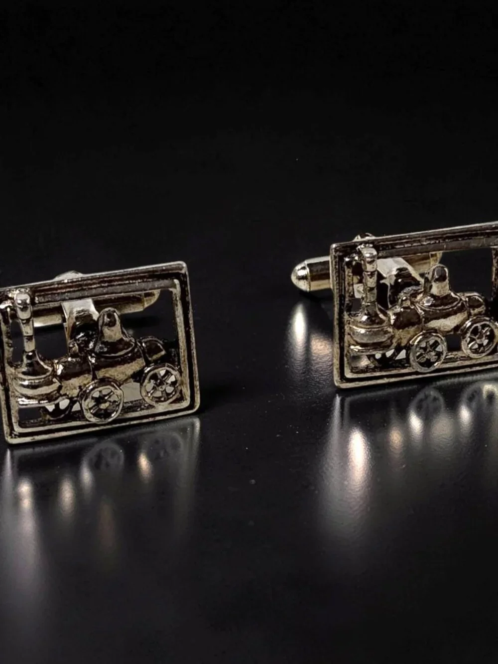 vintage mens silver tone steam engine locomotive cuff links.